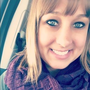 Meet your Posher, Casey